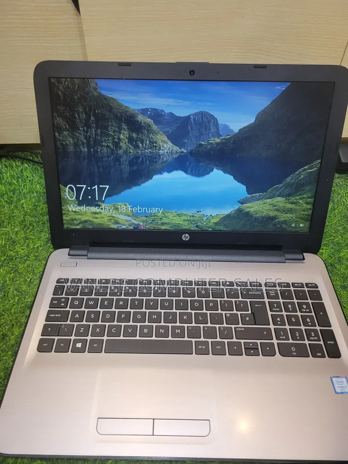 Laptop HP 250 G8 8GB Intel Core i5 HDD+SSD 500GB
