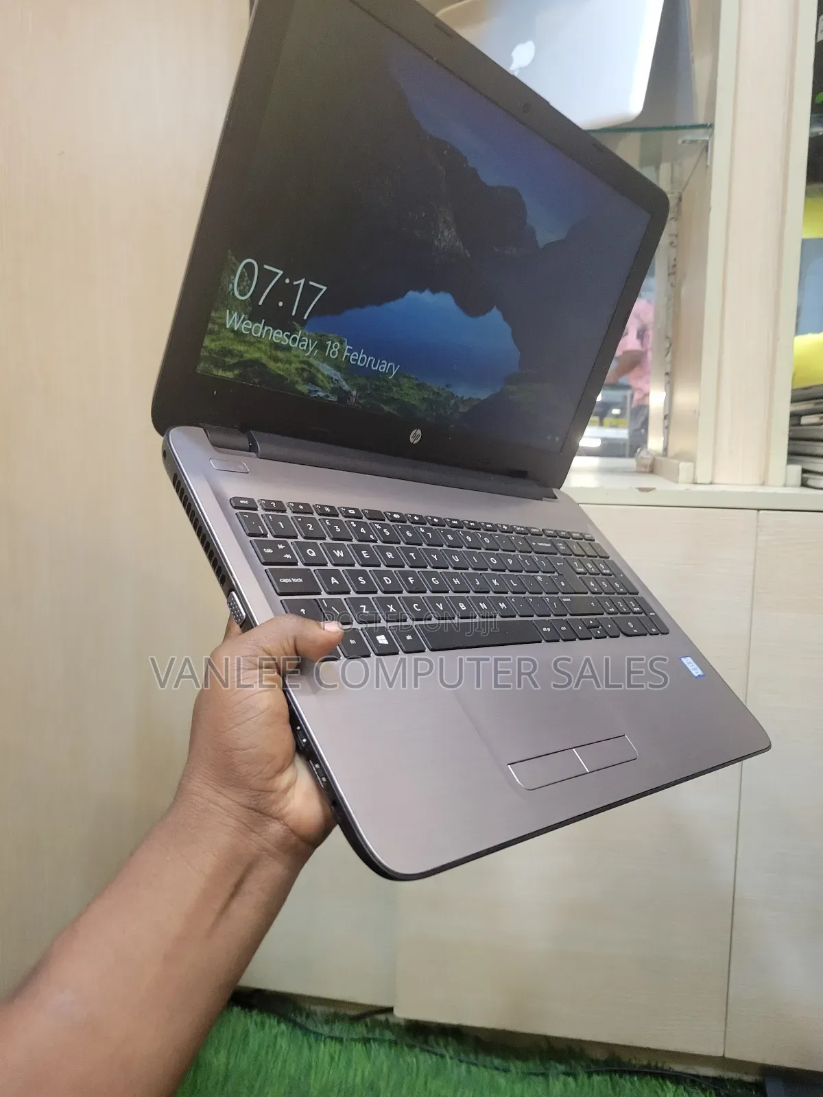 Laptop HP 250 G8 8GB Intel Core i5 HDD+SSD 500GB