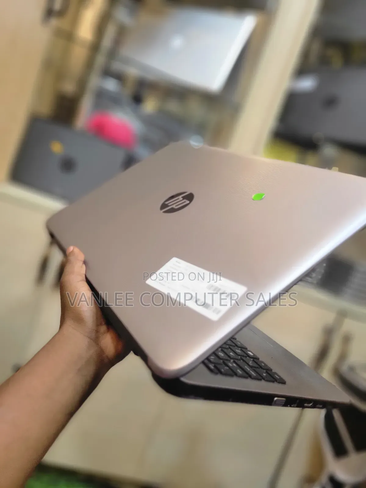 Laptop HP 250 G8 8GB Intel Core i5 HDD+SSD 500GB
