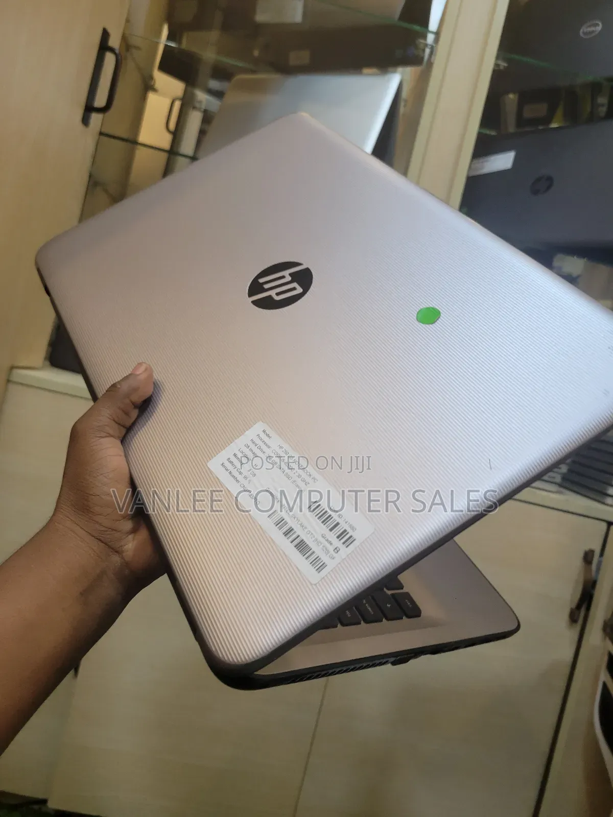 Laptop HP 250 G8 8GB Intel Core i5 HDD+SSD 500GB