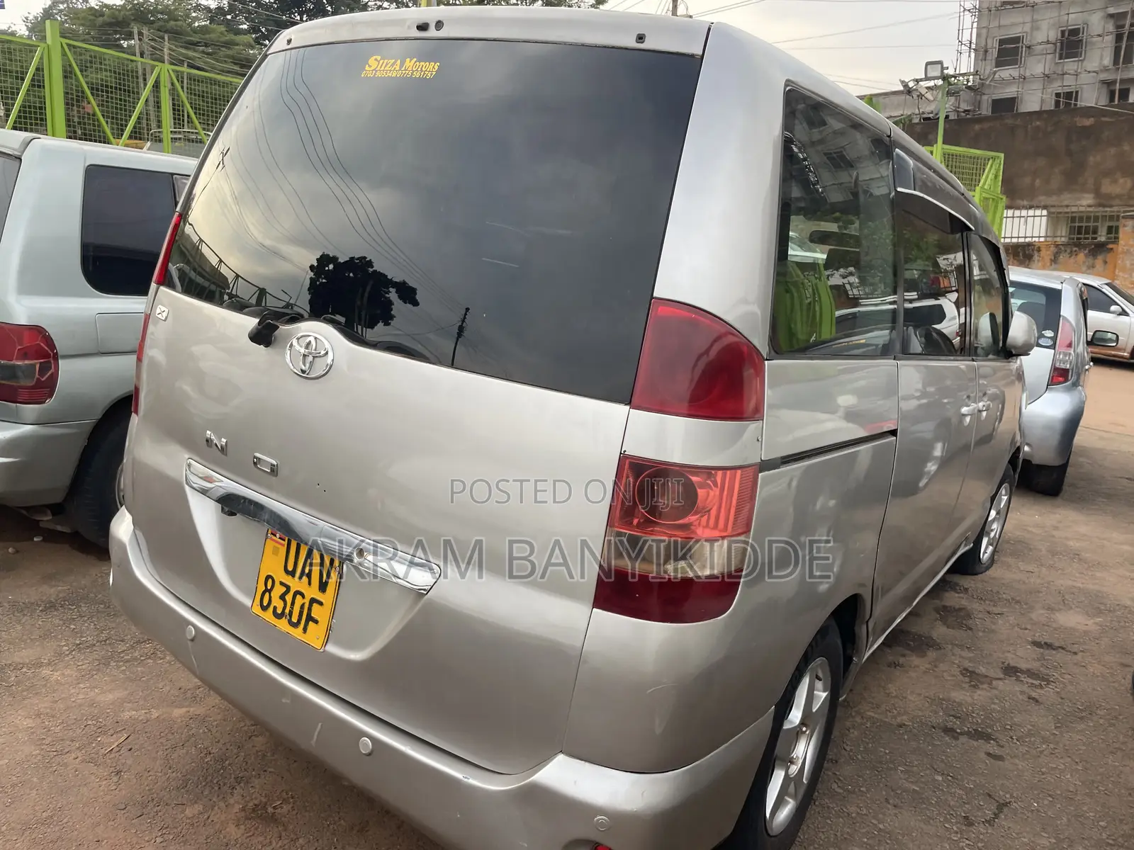 Toyota Noah 2003 Silver