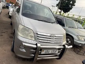 Toyota Noah 2003 Silver