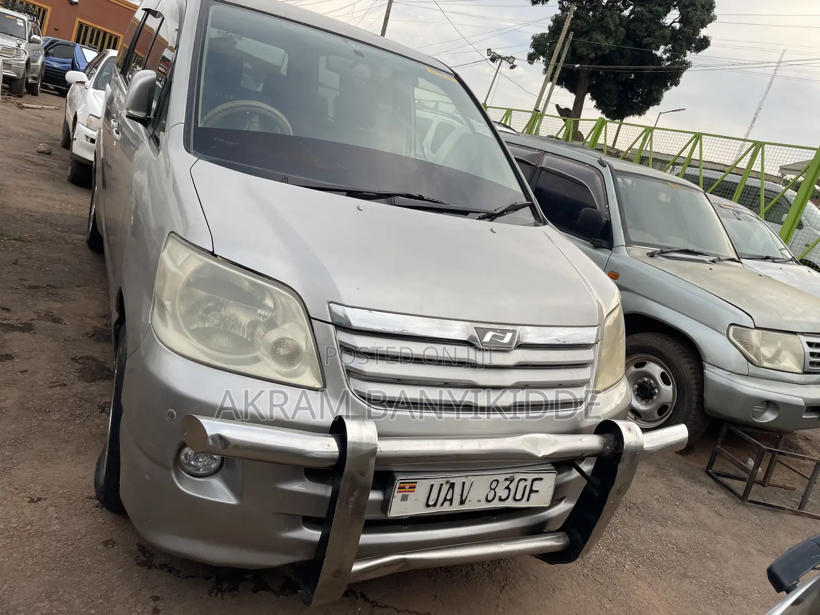 Toyota Noah 2003 Silver