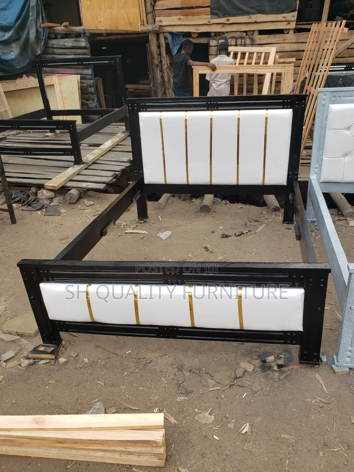 Golden Stripes Bed 5x6