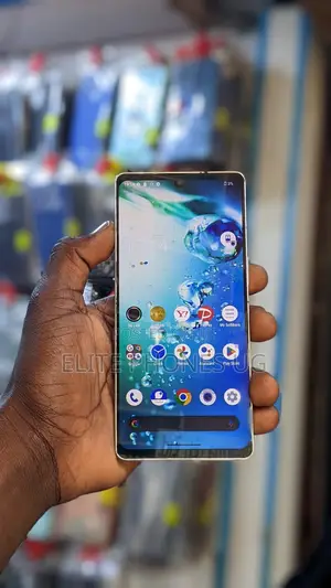 Sharp Aquos zero6 128 GB White