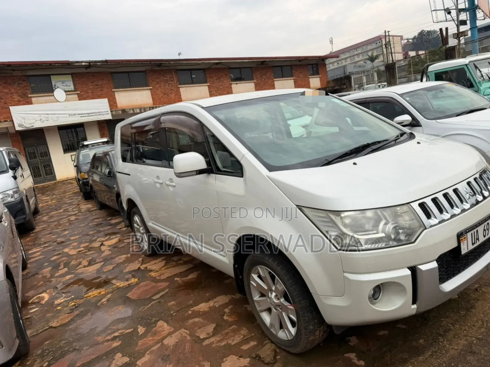 Mitsubishi Delica 2012 White