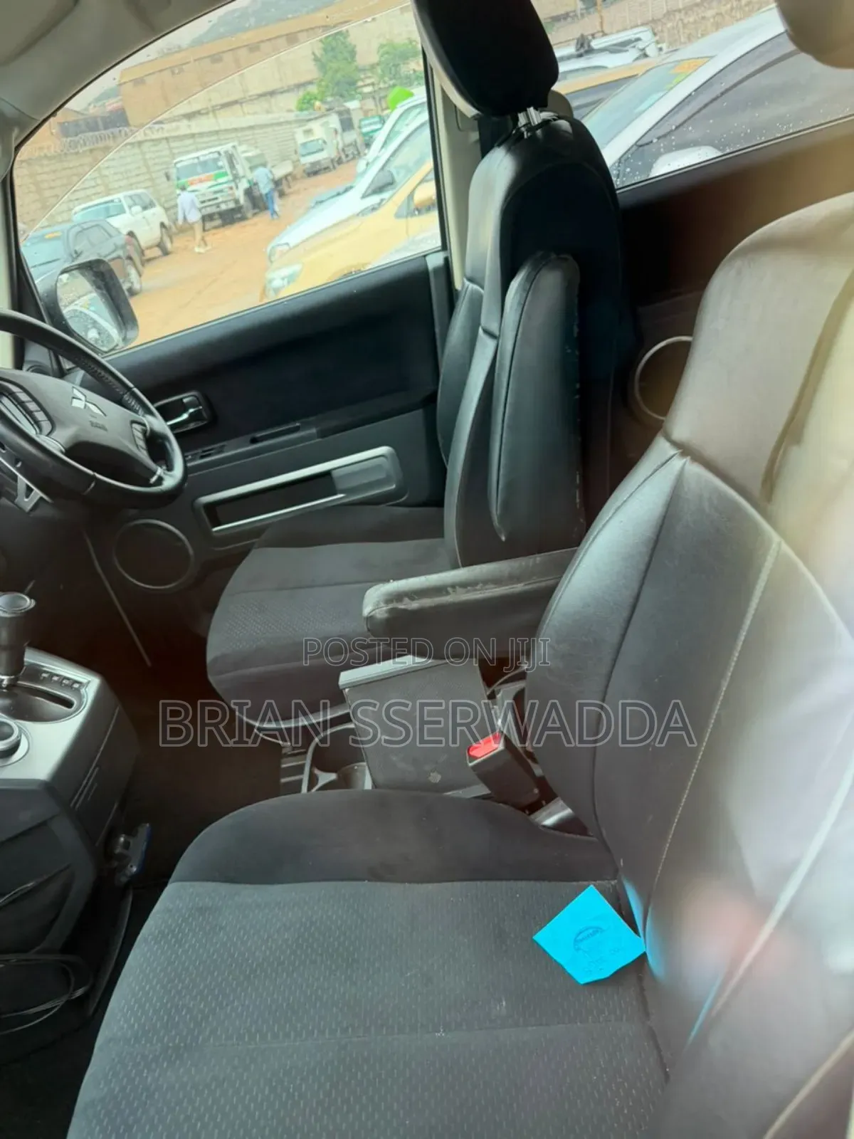 Mitsubishi Delica 2012 White
