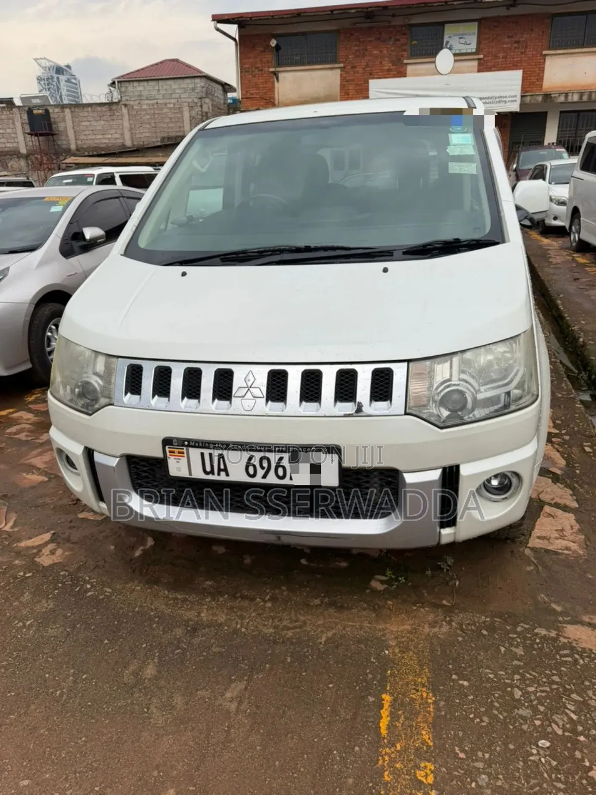 Mitsubishi Delica 2012 White