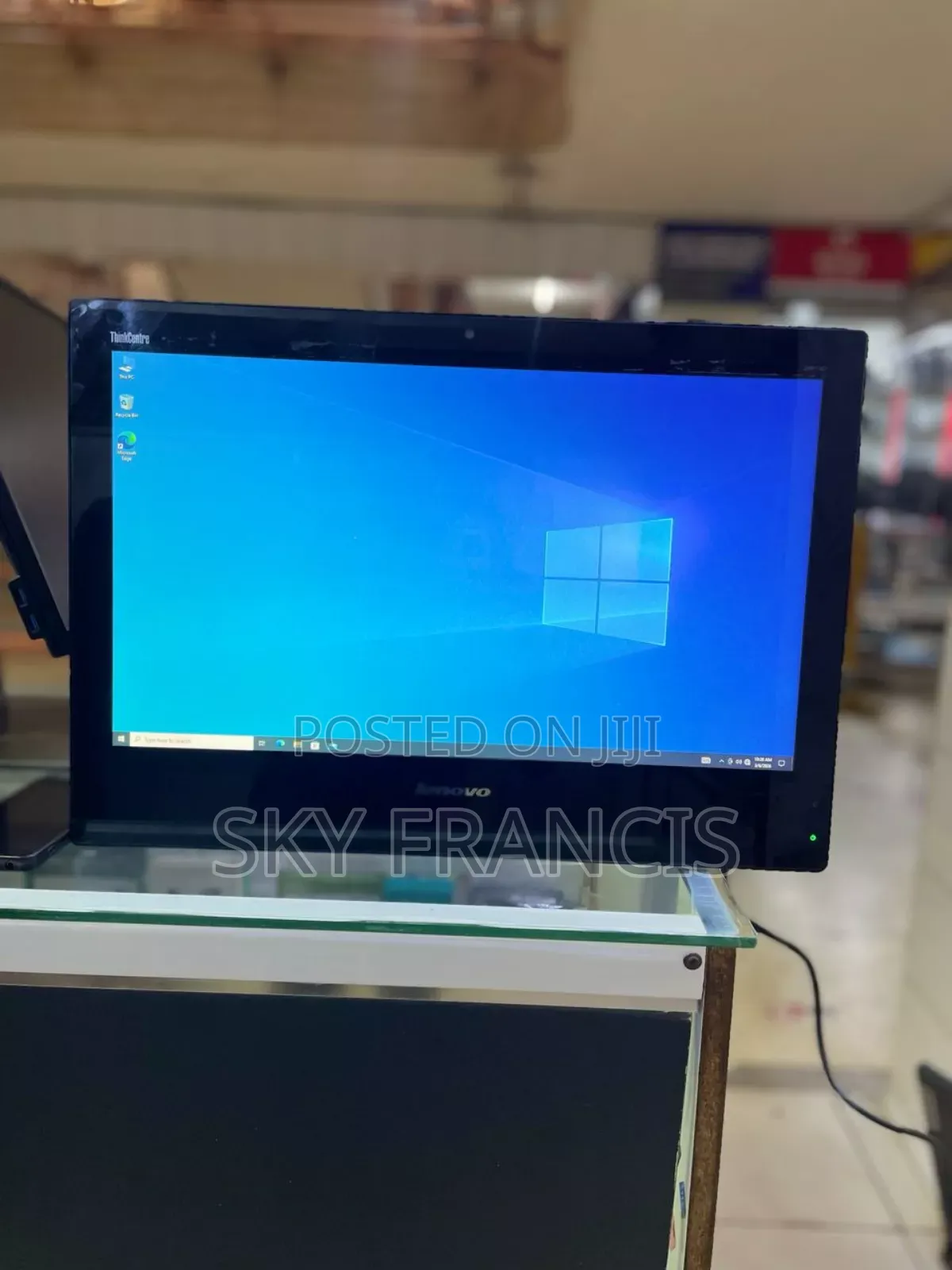 Desktop Computer Lenovo 4GB Intel Core i3 HDD 500GB