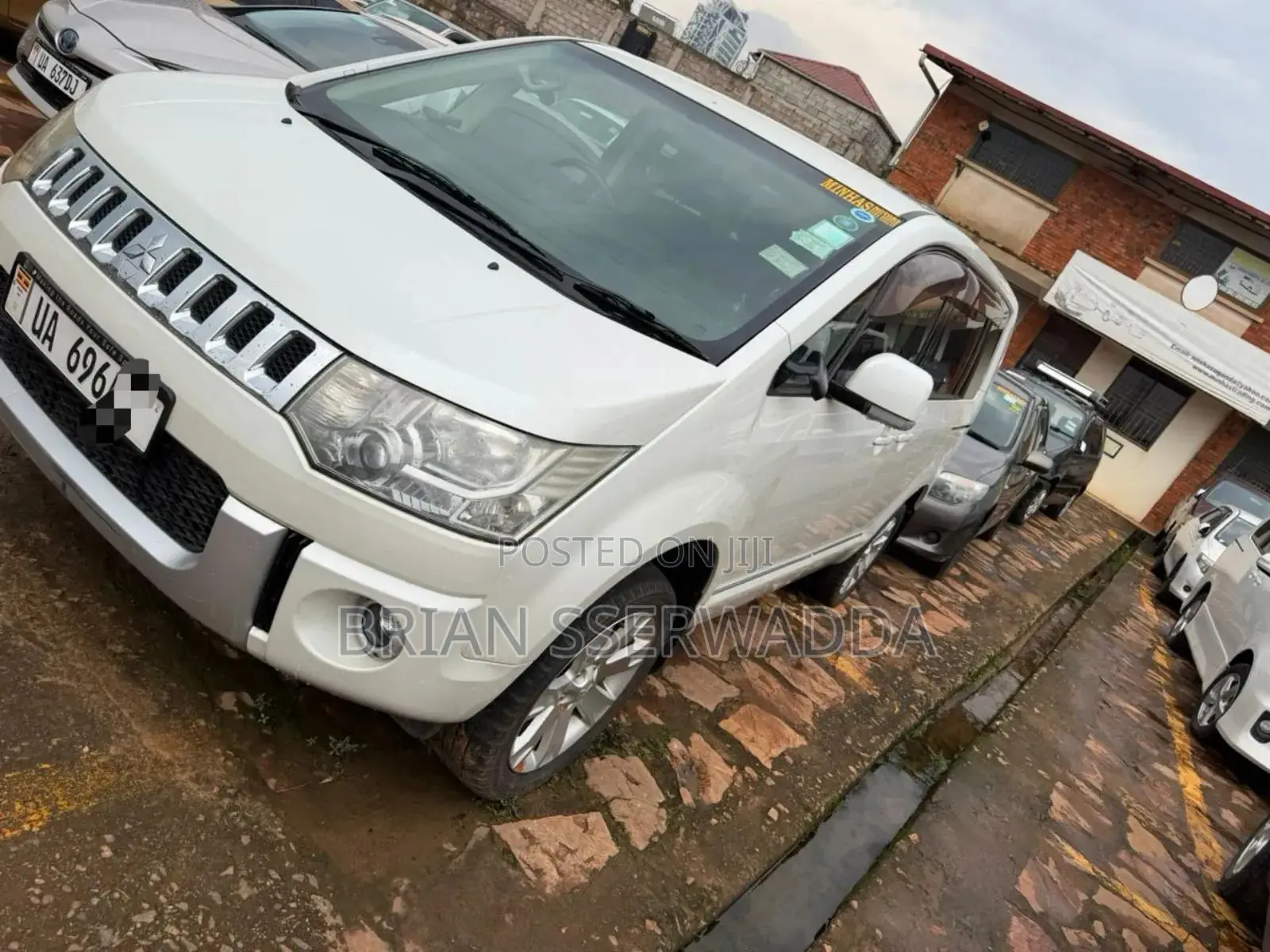 Mitsubishi Delica 2012 White