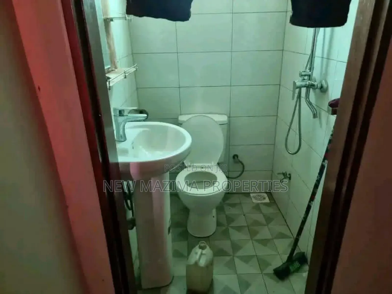3bdrm Bungalow in Buwambo, Central Division for sale