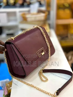 None Modern Two-Tone Shoulder Clutch