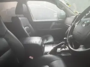 Toyota Land Cruiser Prado 2011