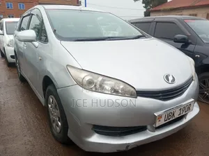 Toyota Wish 2012 Silver