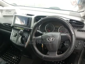 Toyota Wish 2012 Silver