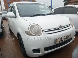 Toyota Sienta 2008 White