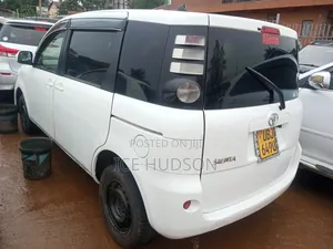 Toyota Sienta 2008 White