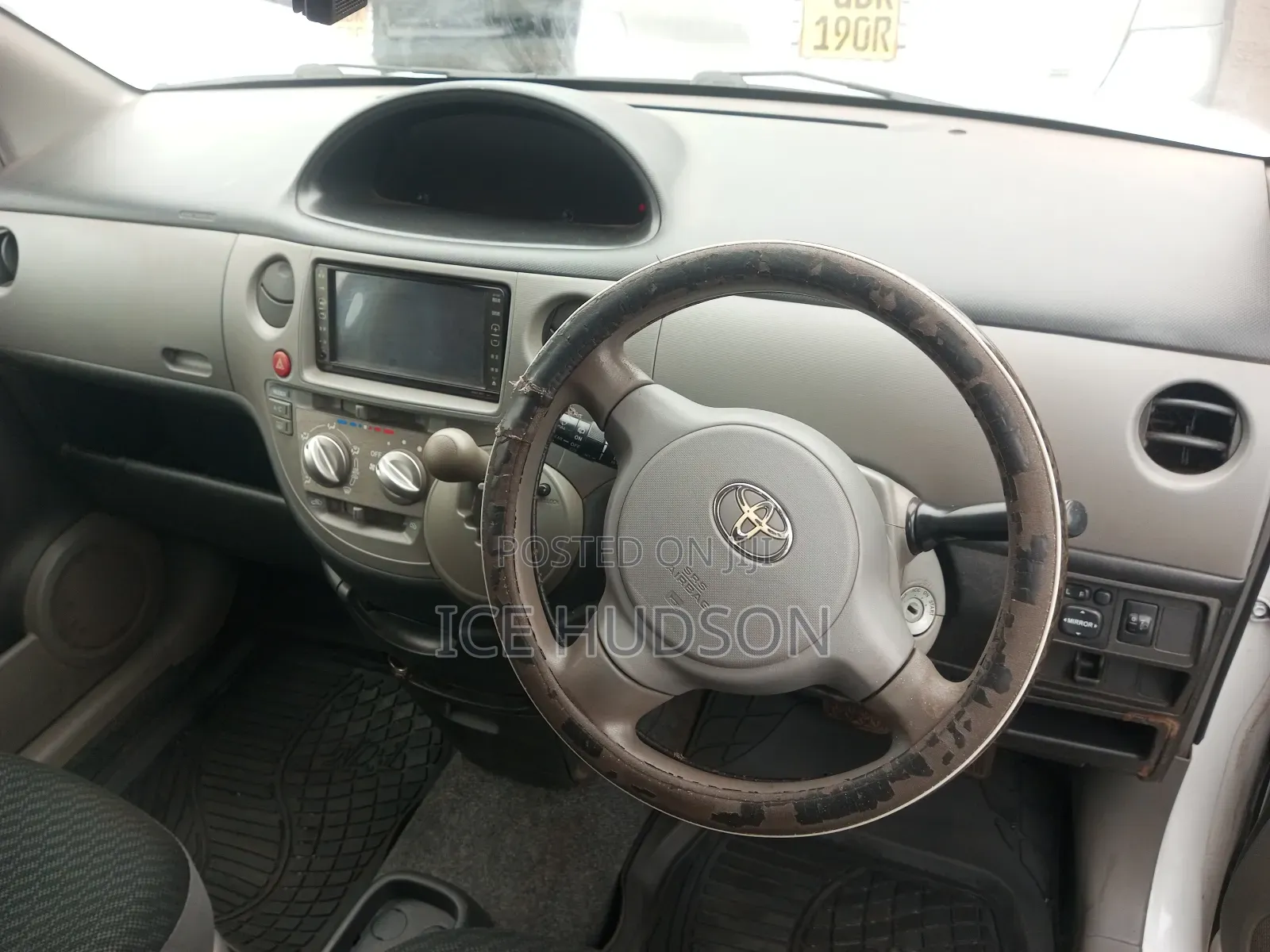Toyota Sienta 2008 White