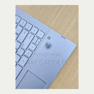 New Laptop HP Pavilion 14-ce3064st 8GB Intel Core i7 SSD 256GB