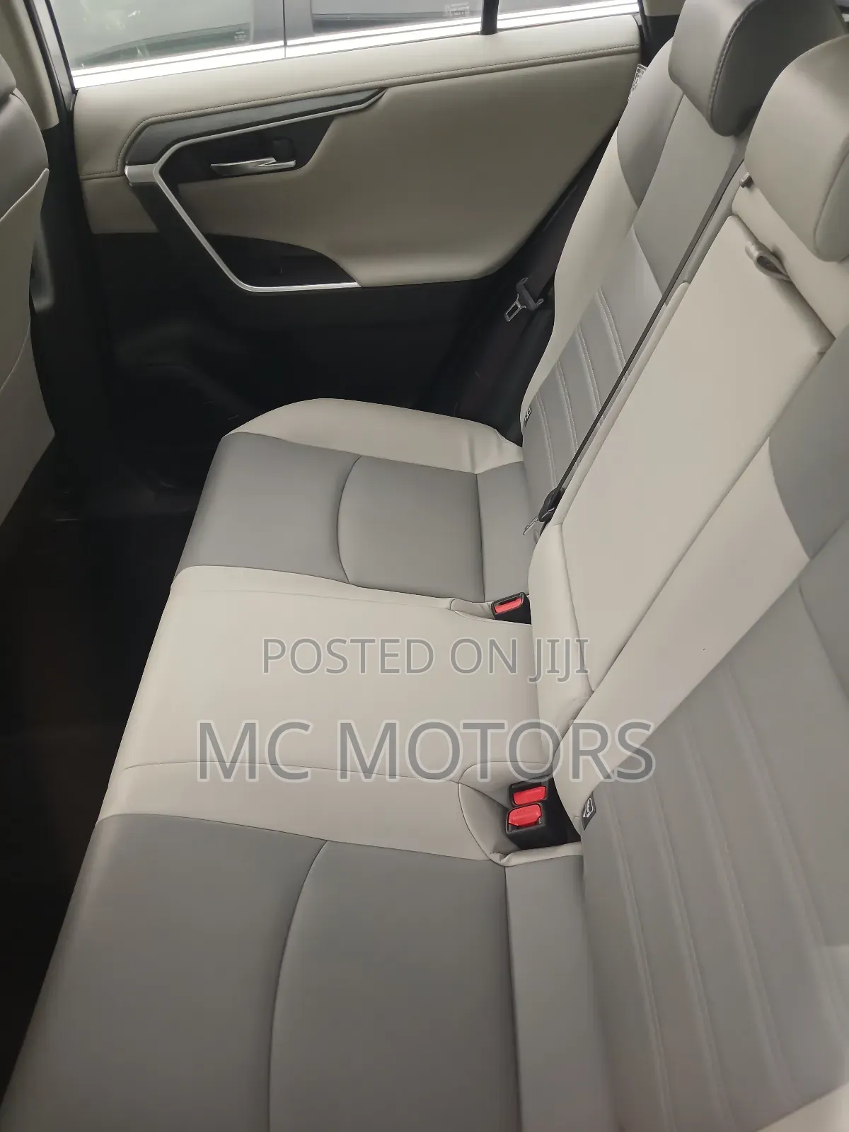 Toyota RAV4 Limited 2021 Silver