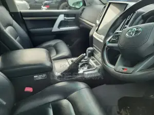Toyota Land Cruiser 4.5 V8 VXR 2018 Black