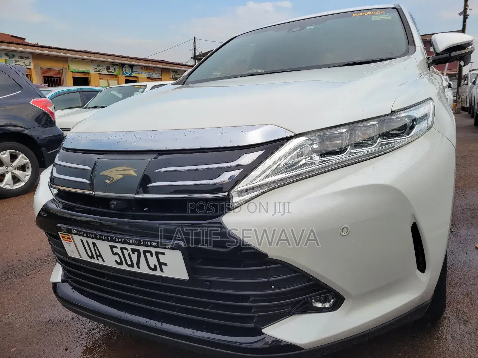 Toyota Harrier 2.0 4WD 2017 White