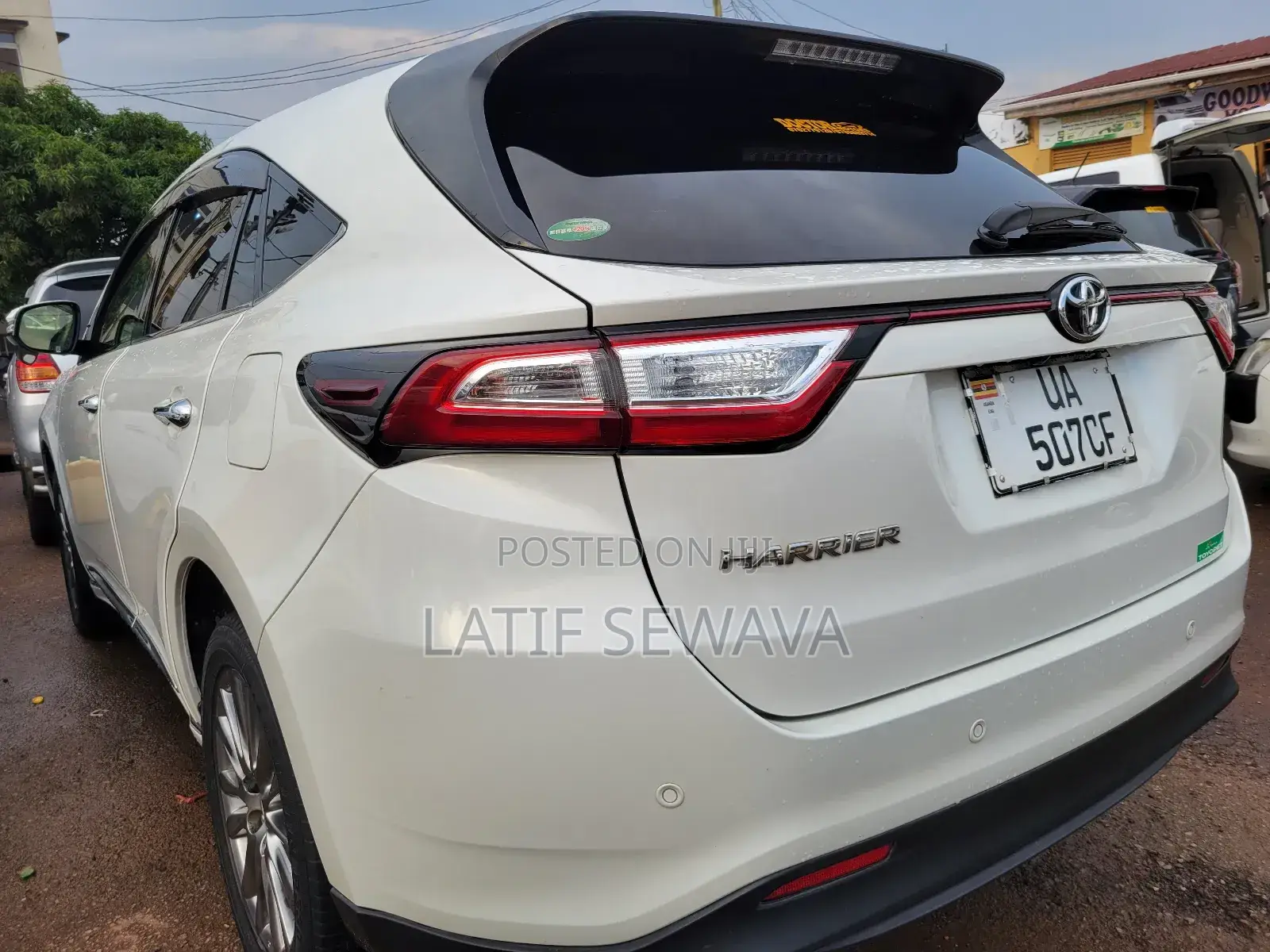 Toyota Harrier 2.0 4WD 2017 White