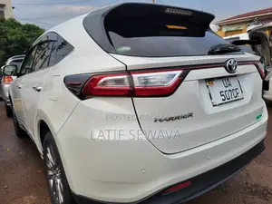 Toyota Harrier 2.0 4WD 2017 White
