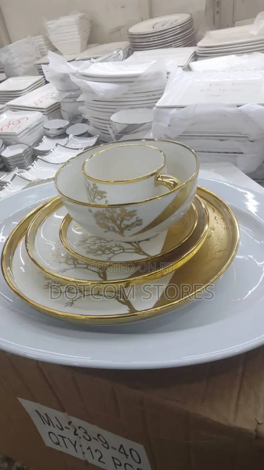 Decorative Porcelain or Ceramic Dinnerware Set