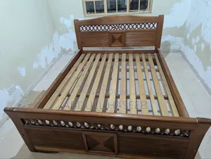 Mahogany Wooden Bed 5x6 8 | 2 Side Tables (Imported)