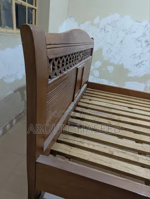 Mahogany Wooden Bed 5x6 8 | 2 Side Tables (Imported)