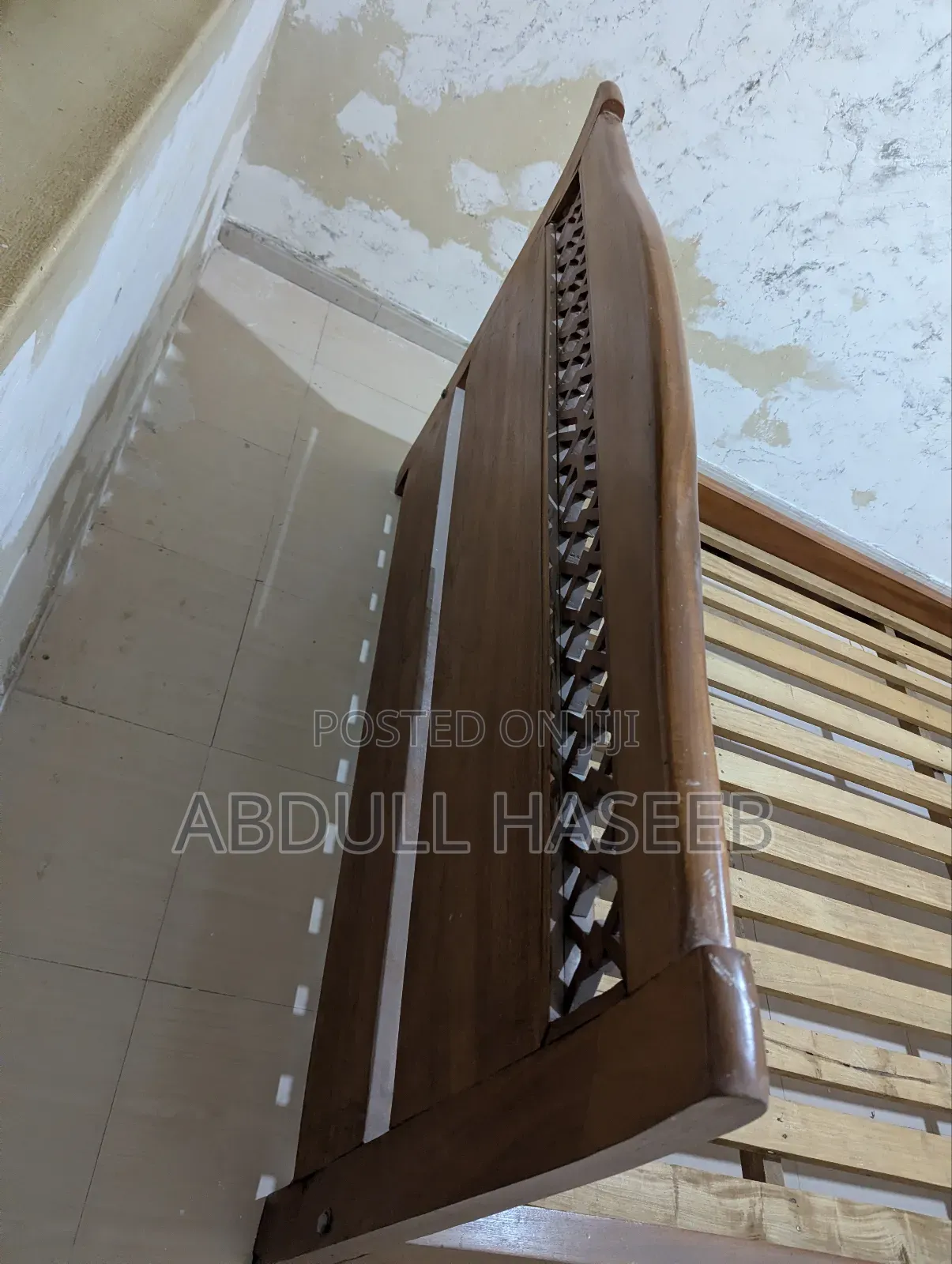 Mahogany Wooden Bed 5x6 8 | 2 Side Tables (Imported)