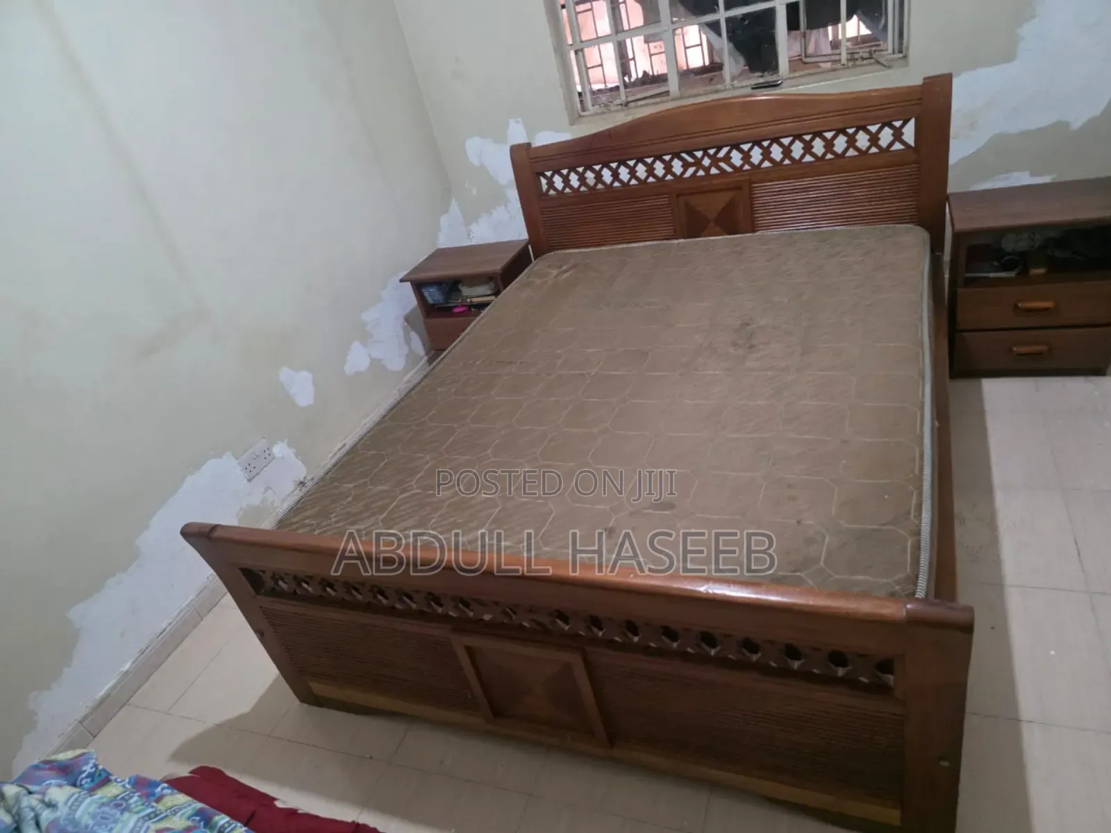 Mahogany Wooden Bed 5x6 8 | 2 Side Tables (Imported)