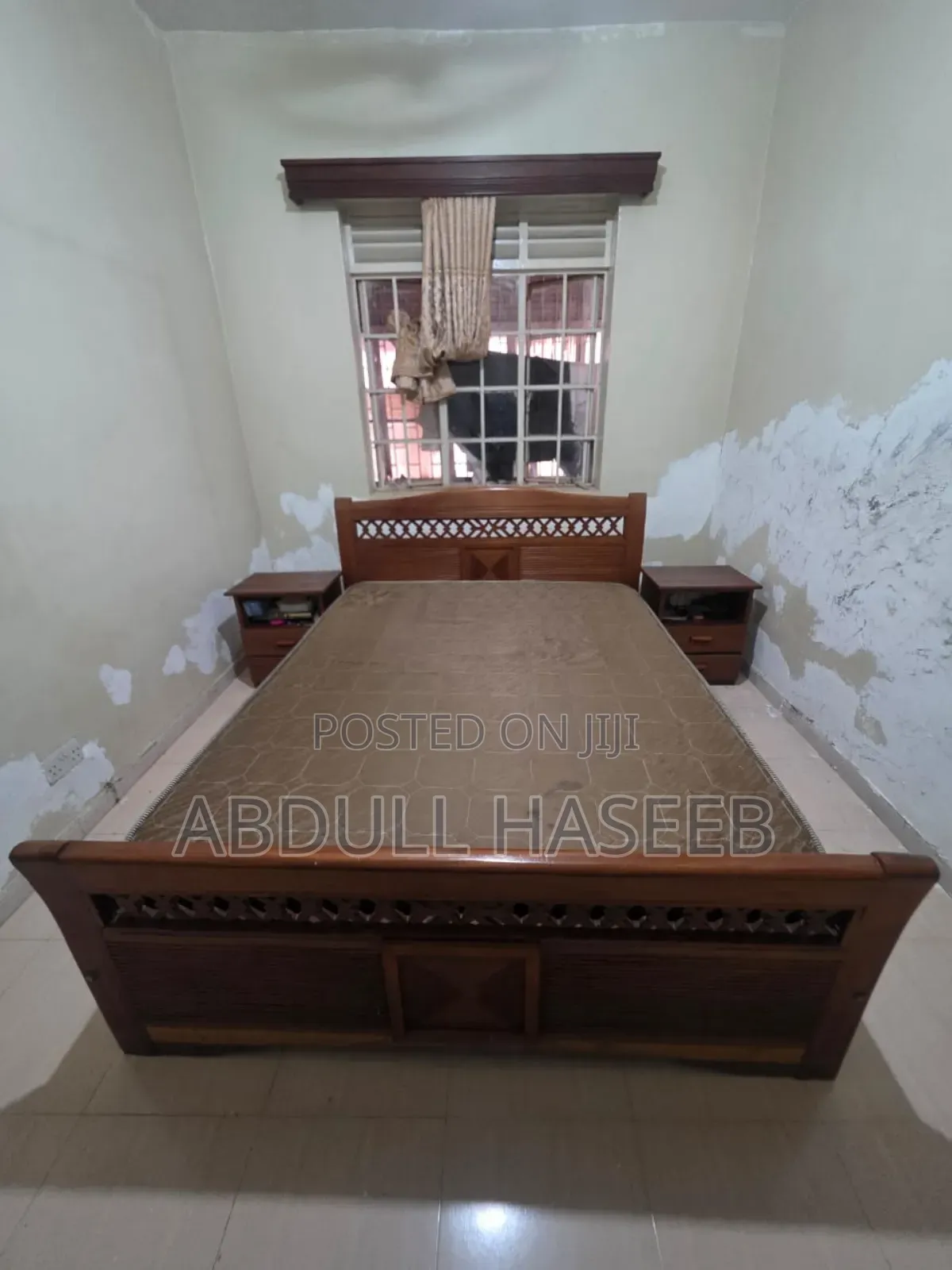 Mahogany Wooden Bed 5x6 8 | 2 Side Tables (Imported)