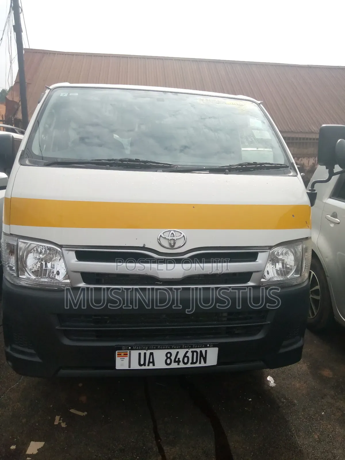 Bus 2009 White