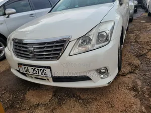 Toyota Crown 2016 White