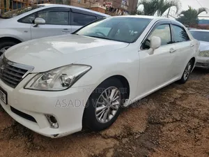 Toyota Crown 2016 White