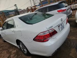 Toyota Crown 2016 White