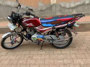 Bajaj CT 125X 2023 Red