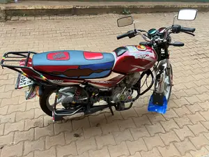 Bajaj CT 125X 2023 Red