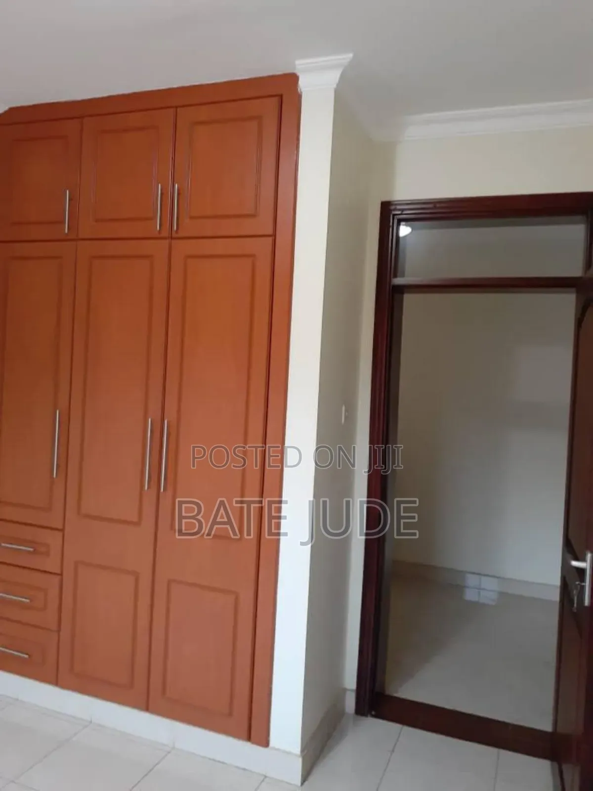 4bdrm Villa in Muyenga, Central Division for sale