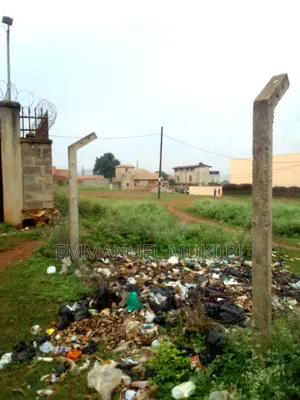 100decimals /1 Acre Titled Land Suitable for Apartments