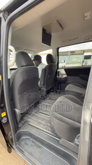 Toyota Noah 2.0 158hp FWD (7 Seater) 2013 Black