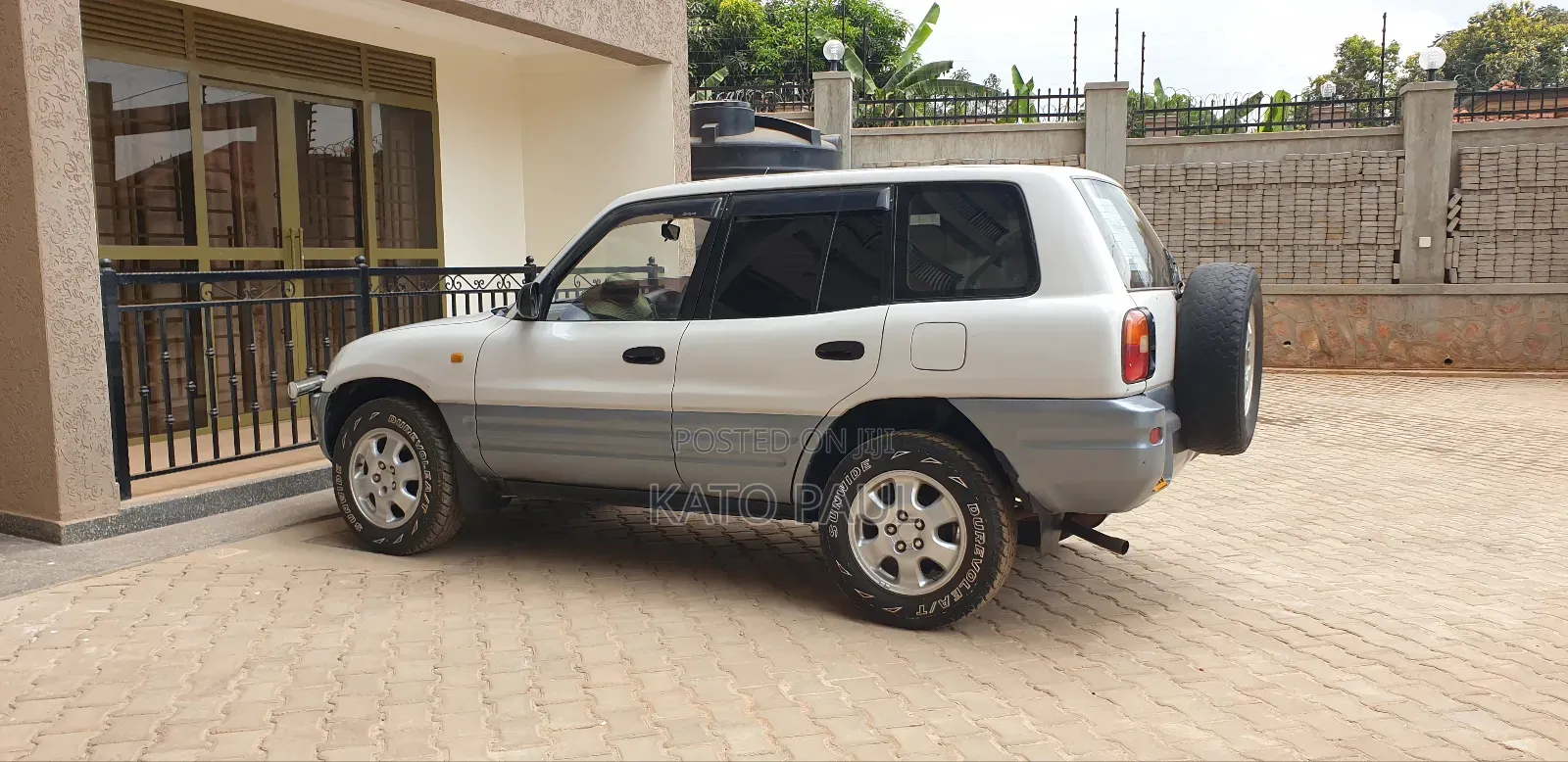 Toyota RAV4 Base 4x4 1997 Pearl