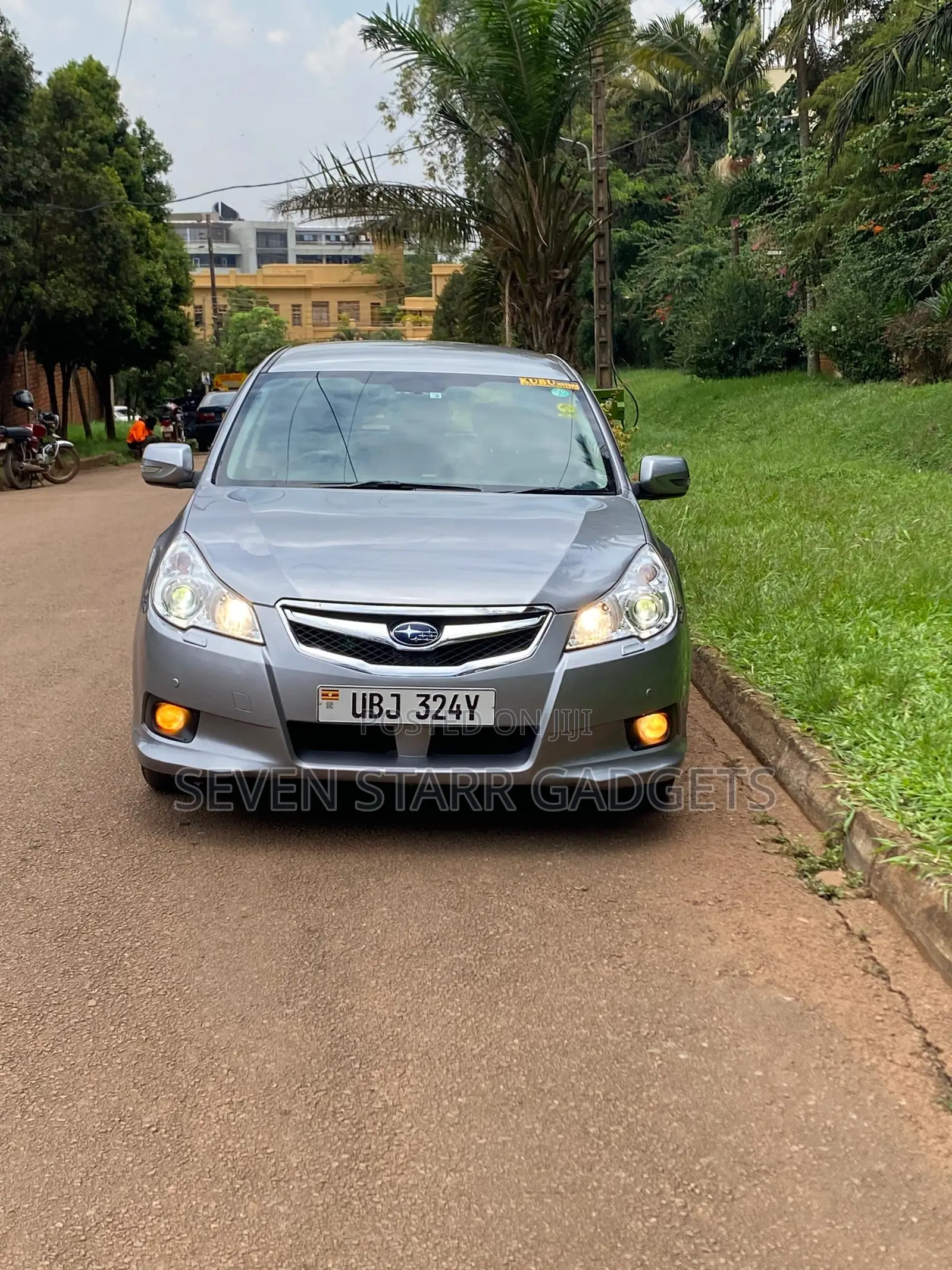 Subaru Legacy 2010 Silver
