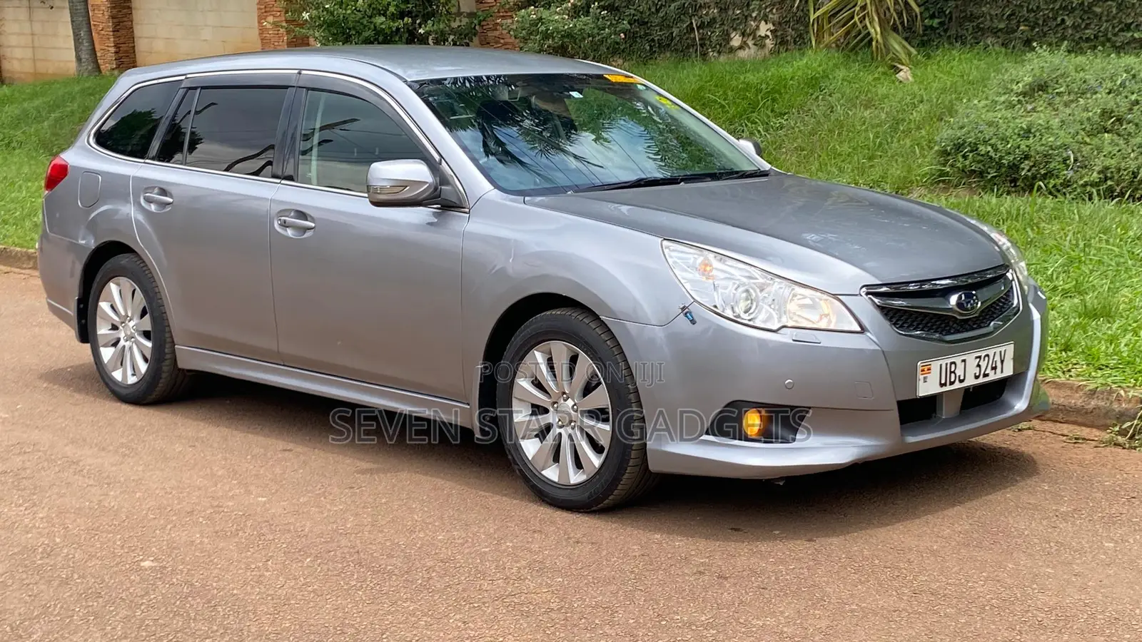 Subaru Legacy 2010 Silver