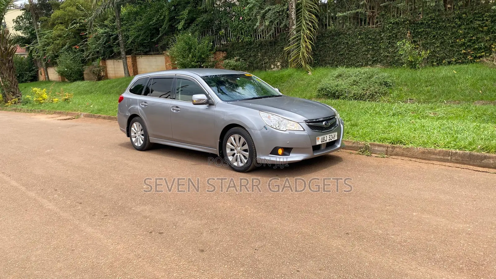 Subaru Legacy 2010 Silver