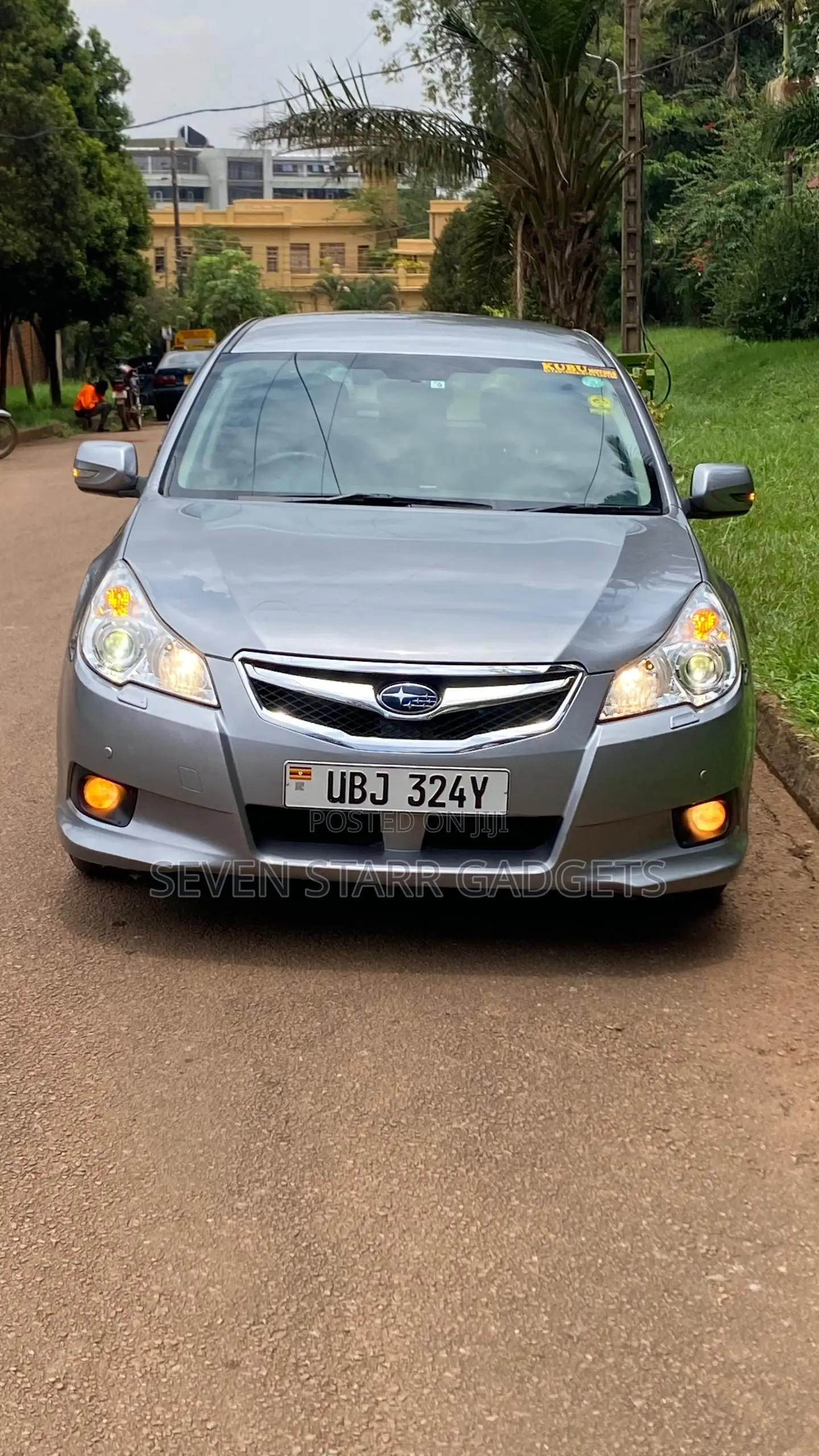 Subaru Legacy 2010 Silver