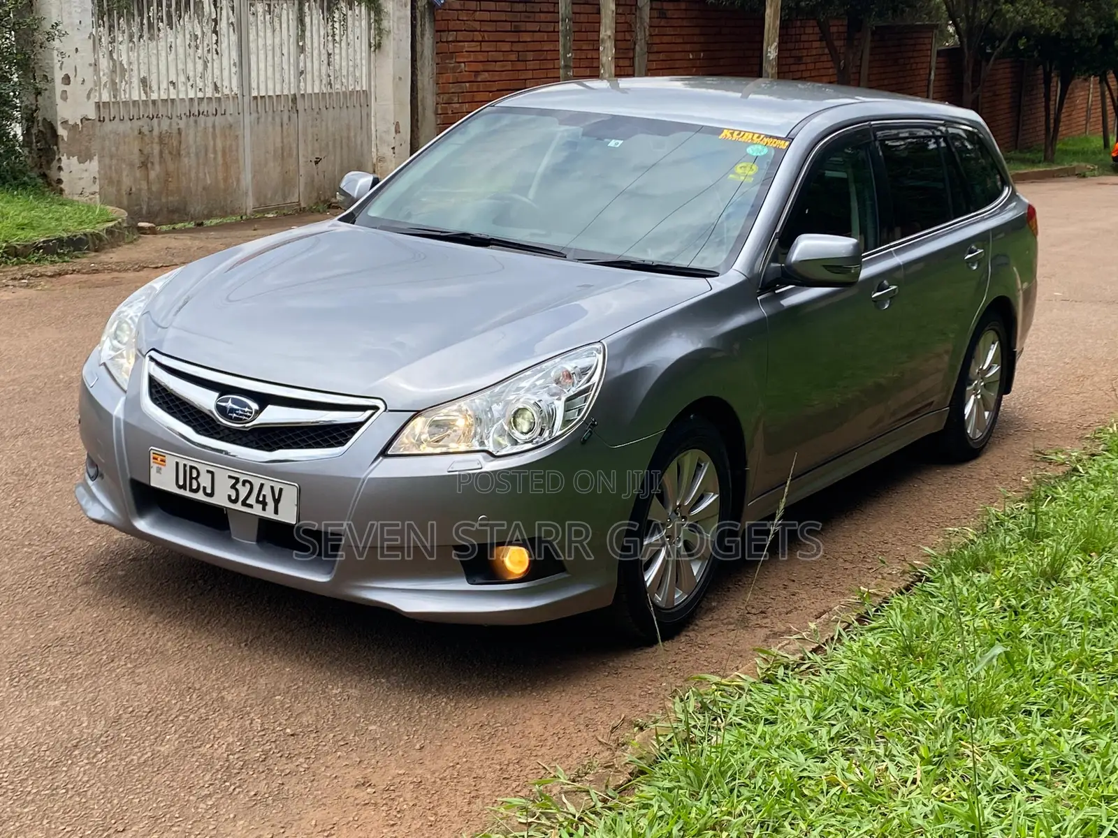 Subaru Legacy 2010 Silver