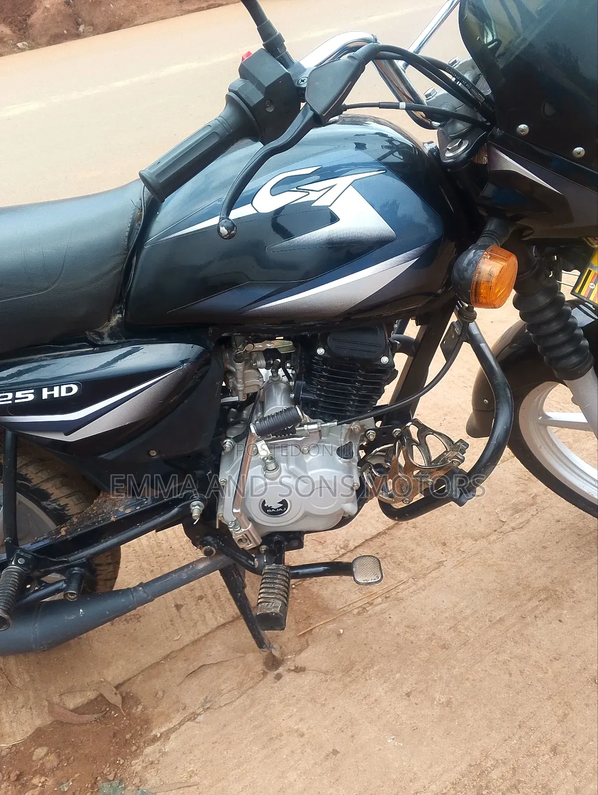 Bajaj Boxer 125 2025 Red